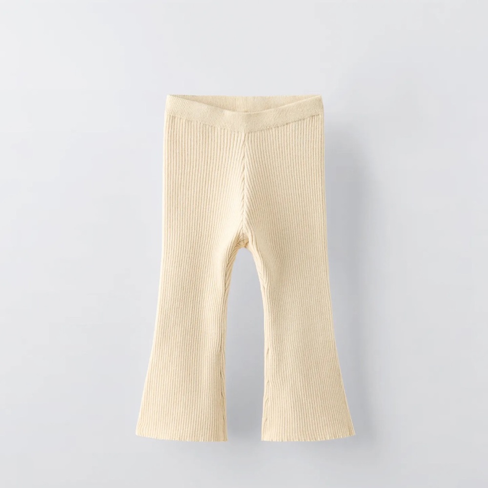 Flared knit leggings